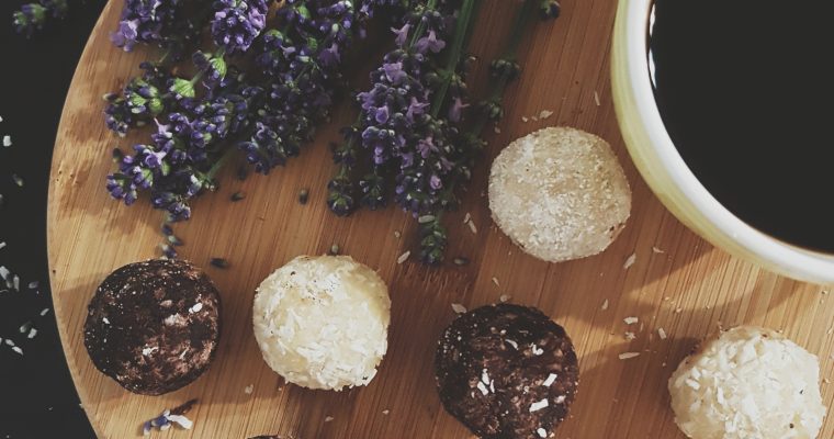 Bomboane raw vegan cu caju si lime