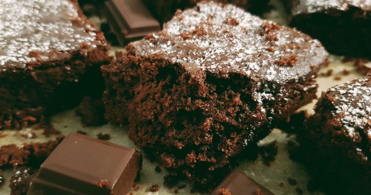 Brownie vegan cu multa ciocolata