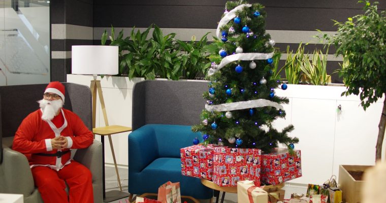 A venit Mosu’ la birou!