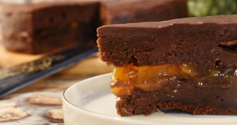 Sacher, un tort ciocolatos si delicios