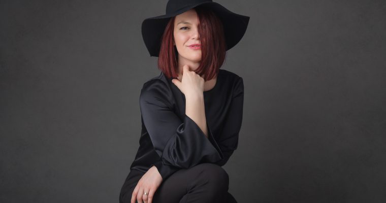 Jos pălăria pentru femei!