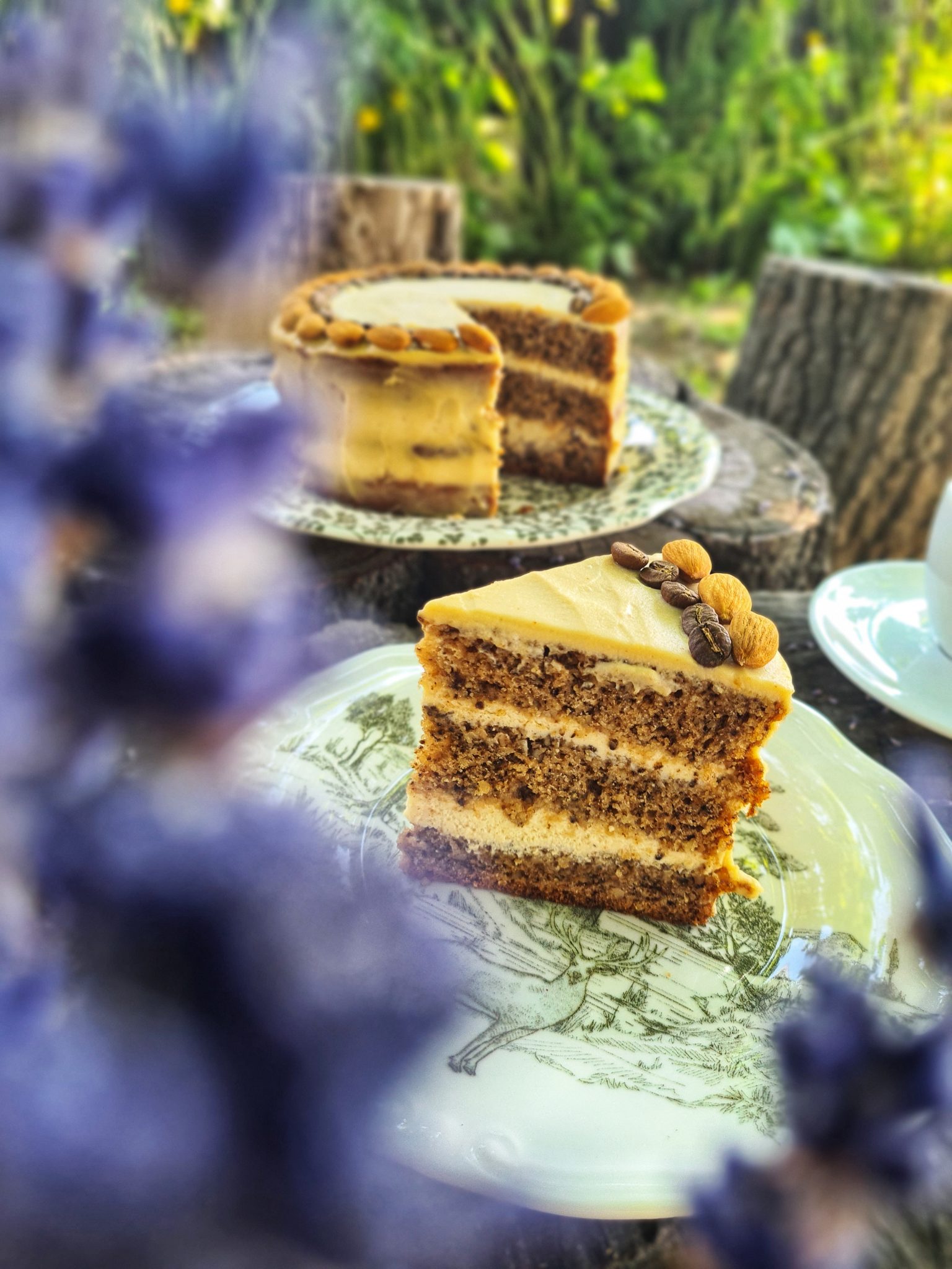 Tort cu nuca, crema de whisky si cafea