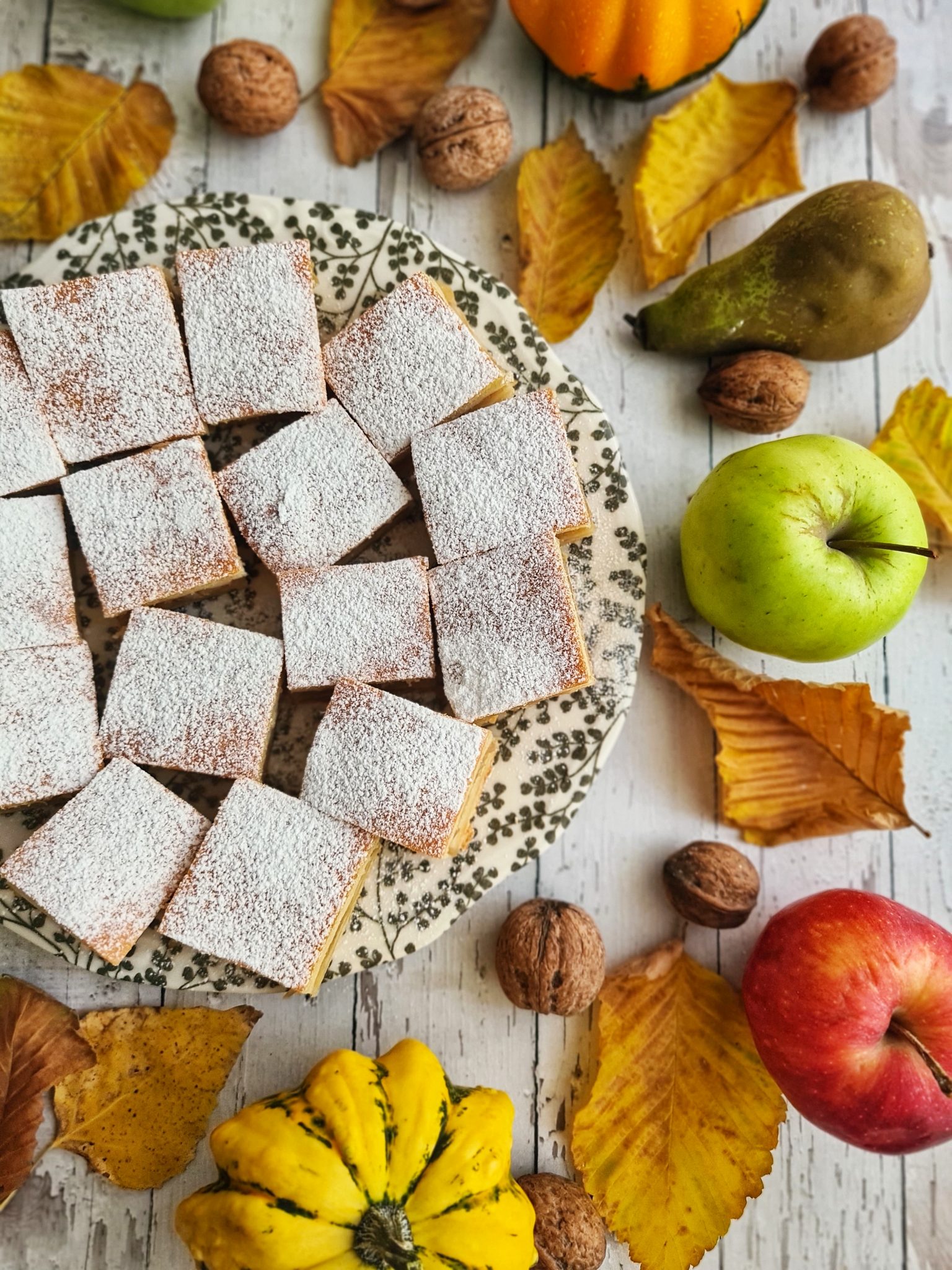 Prajitura cu mere si pere - Traditii si delicii