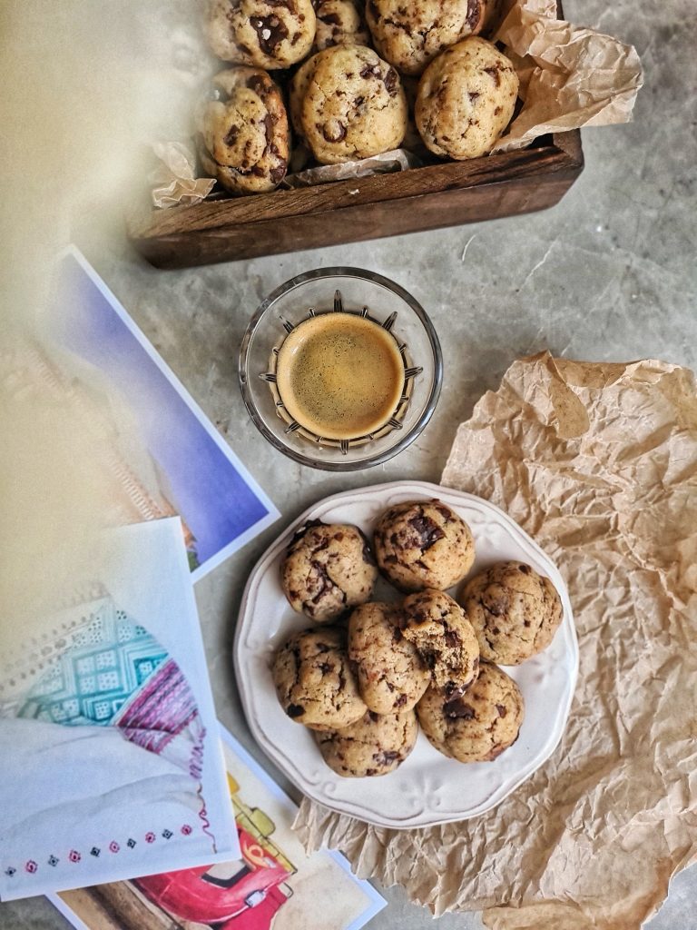 Mini cookies cu ciocolata