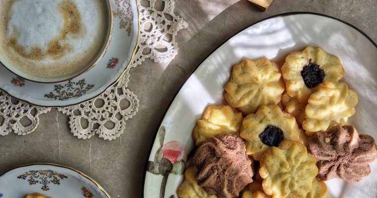 Biscuiti spritati cu lamaie